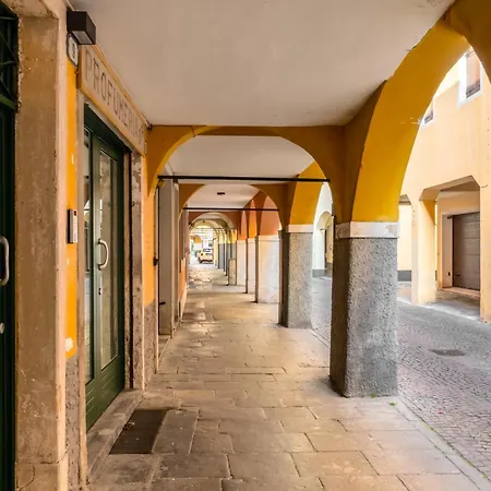 La Piazza 3*