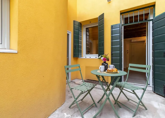 Casa de hóspedes La Piazza 3*