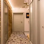 La Piazza 3*